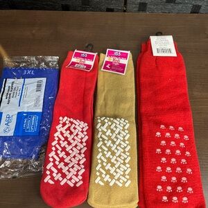 Non- Skid  Socks Lot Of 4